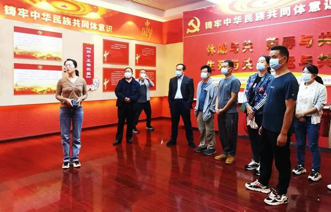 常态化开展铸牢中华民族共同体意识宣传教育。杨丽芳摄